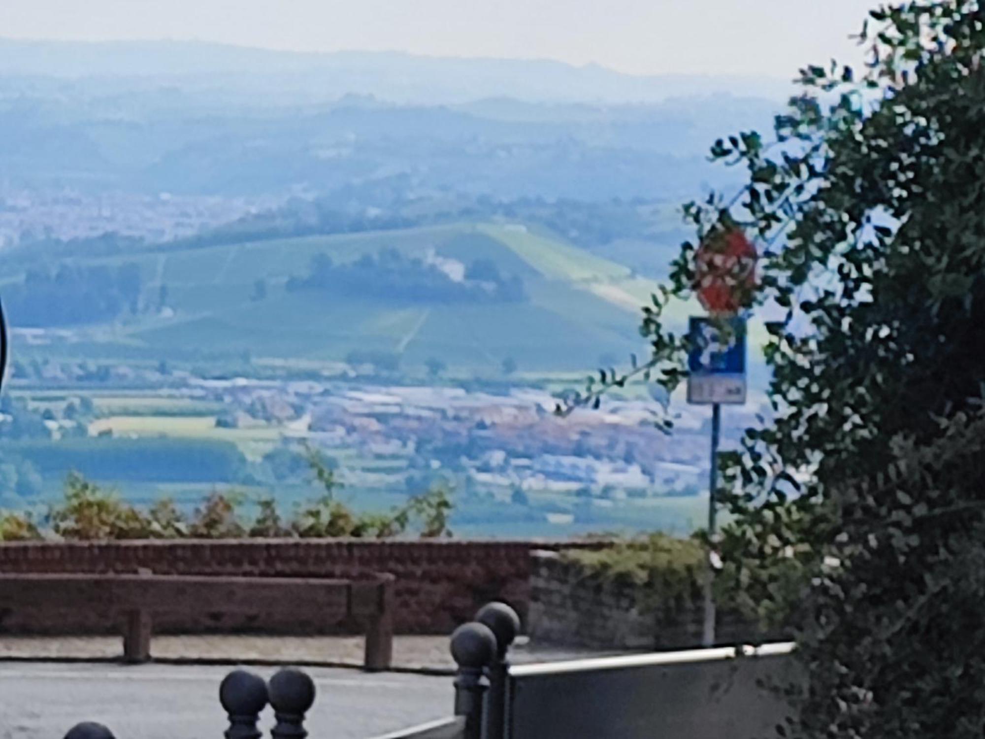 Apartment Dell'angelo La Morra